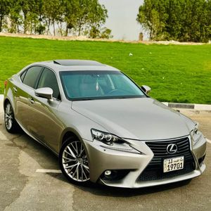 لكزس is200t موديل 2016