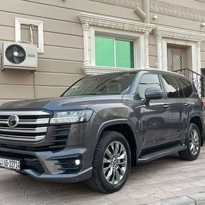 لاندكروزر GXR 2022