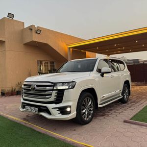 للبيع لاند كروزر Gxr 2023