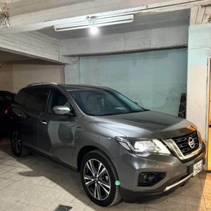 Nissan Pathfinder SL 2019 