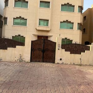 للبيع في السرة بيت ق6 