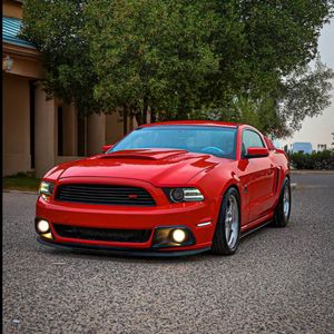 للبيع موستنق فايف زيرو 2011