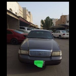 للبيع فورد فكتوريا 2012