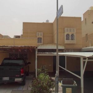 للبيع بالقصور بيت حكومي