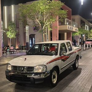 للبيع نيسان دتسن ٢٠١٣ 