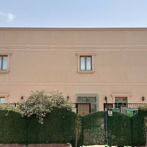 بيت للبيع في صباح الاحمد السكنية