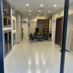 للبيع محل بالري