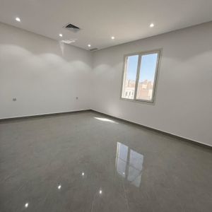 للايجار شقة بالزهراء 