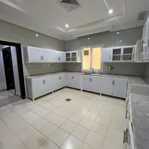 للإيجار في الزهراء 