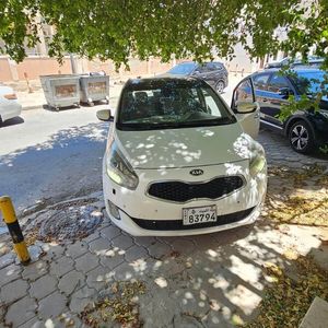 للبيع سياره كيا كارينز 