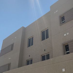  فيلا بمنطقه غرب عبدالله 