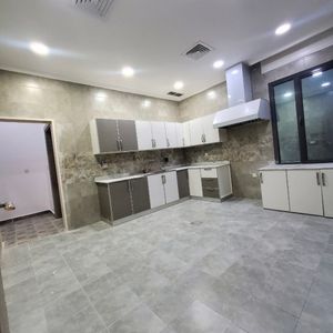 بيت للايجار في غرب عبدالله المبارك