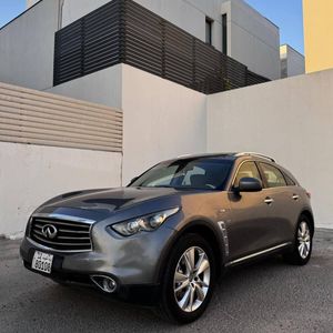 انفينتي QX70