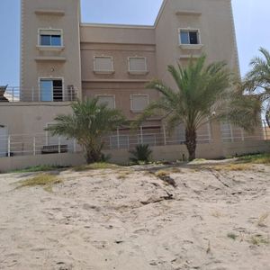 شاليه للبيع في صباح الاحمد البحرية - الخيران