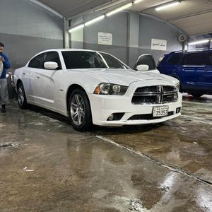 للبيع تشارجر RT