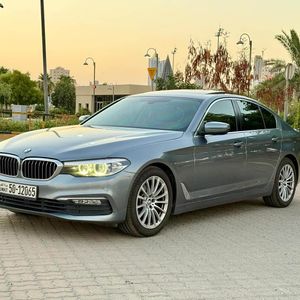 بي إم BMW 520i