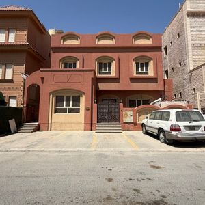 بيت للبيع في المنقف