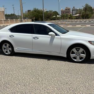 للبيع لكزز ls460