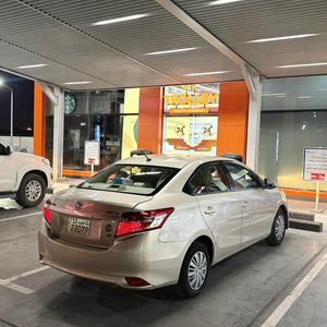 للبيع تيوتا يارس 2016