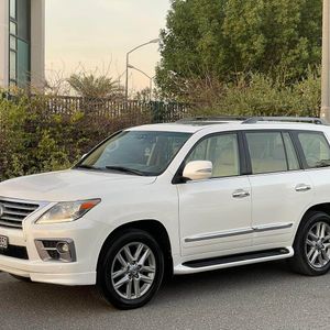 للبيع جيب لكزس 2013