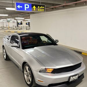 للبيع موستنق بريميوم 2010