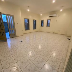 بيت للايجار في صباح الاحمد السكنية