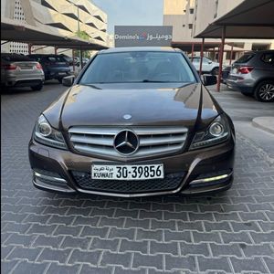 للبيع مرسيدس c200